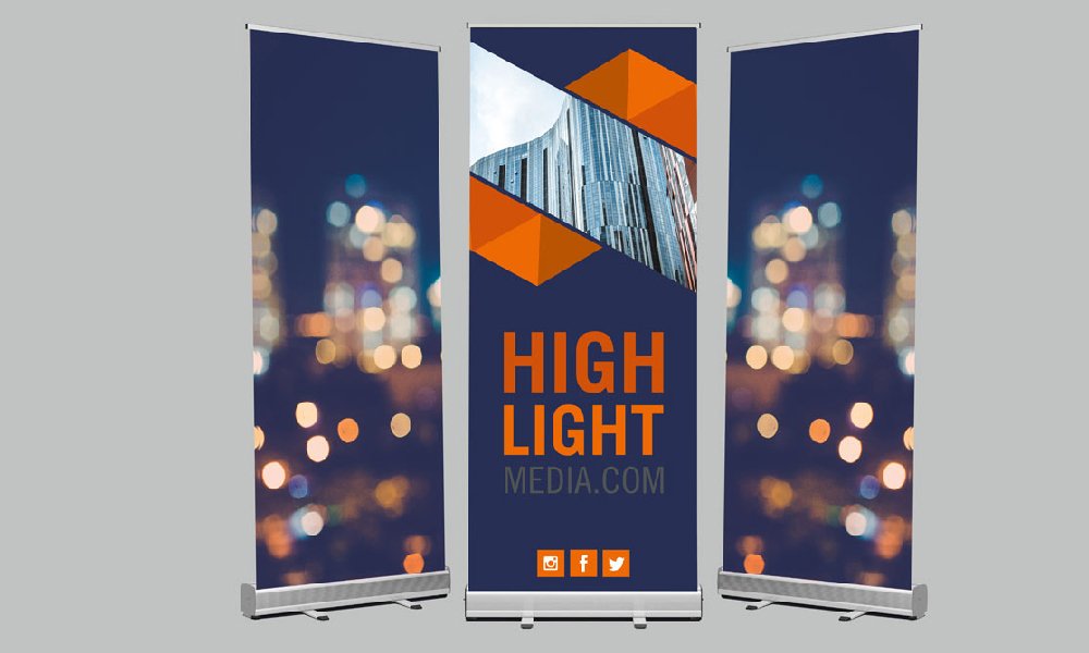 Silver Roll-Up Stand in Qatar